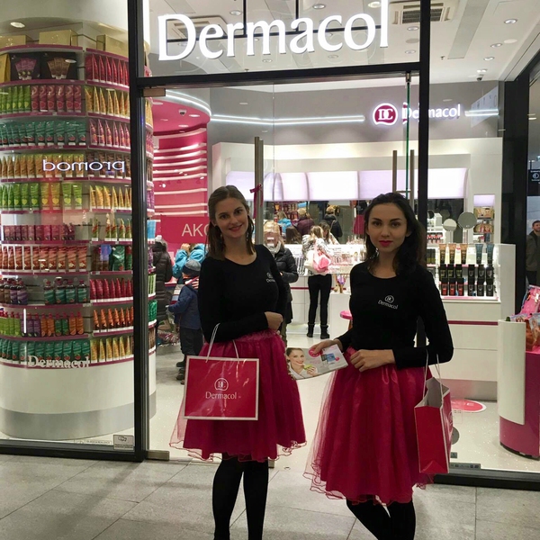 Hostesses for DERMACOL